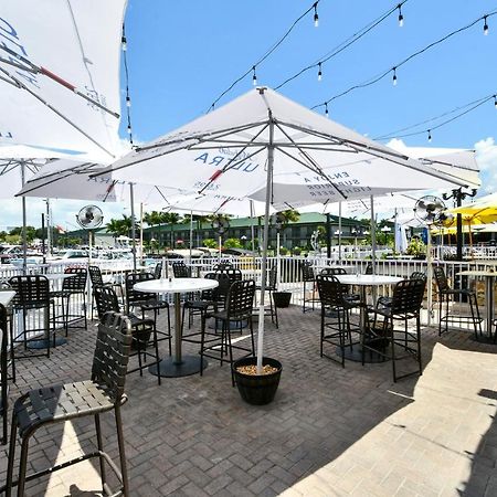 Remodeled, Huge Pool, Tiki Bar & Grill, Quiet Room Sarasota Ngoại thất bức ảnh