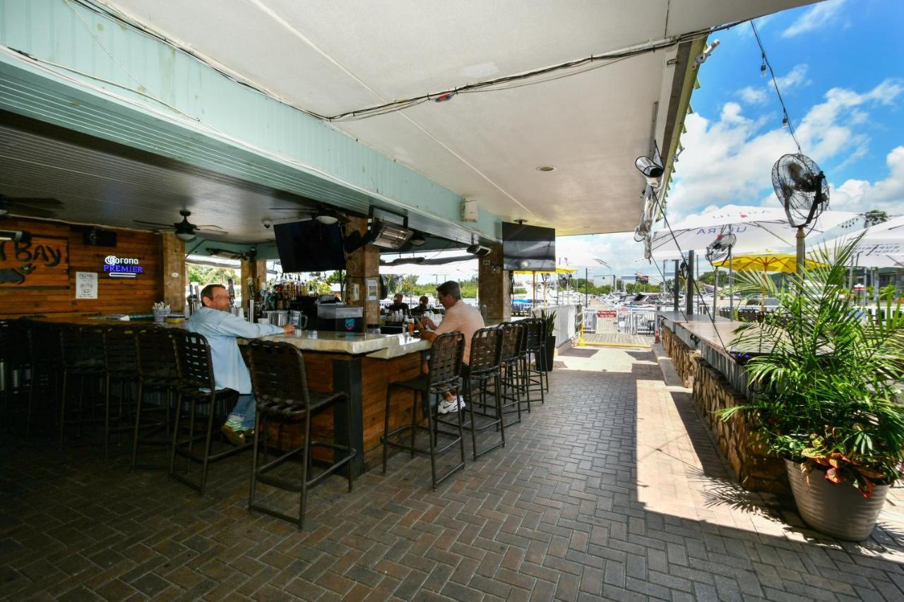 Remodeled, Huge Pool, Tiki Bar & Grill, Quiet Room Sarasota Ngoại thất bức ảnh